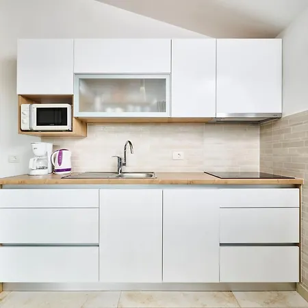 Appartement App Fuer Bis Zu 6 Personen- By Interhome Savudrija