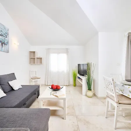 App Fuer Bis Zu 6 Personen- By Interhome Appartement