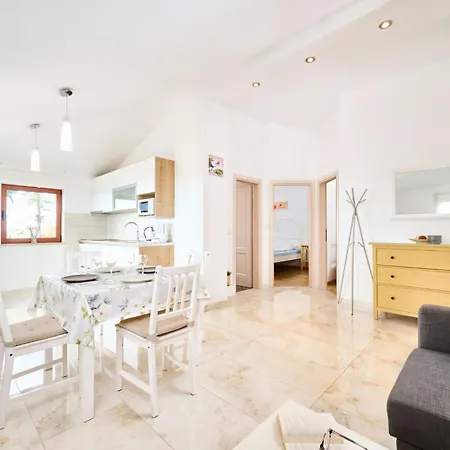 App Fuer Bis Zu 6 Personen- By Interhome Appartement *
