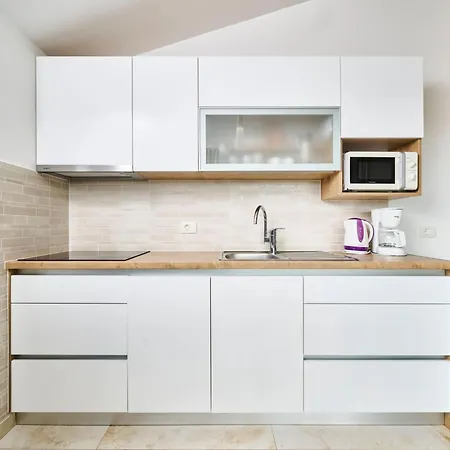 Appartement App Fuer Bis Zu 6 Personen- By Interhome Savudrija